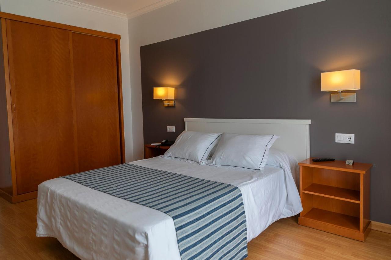 Hotel Lombina Pobra Do Caraminal Dış mekan fotoğraf