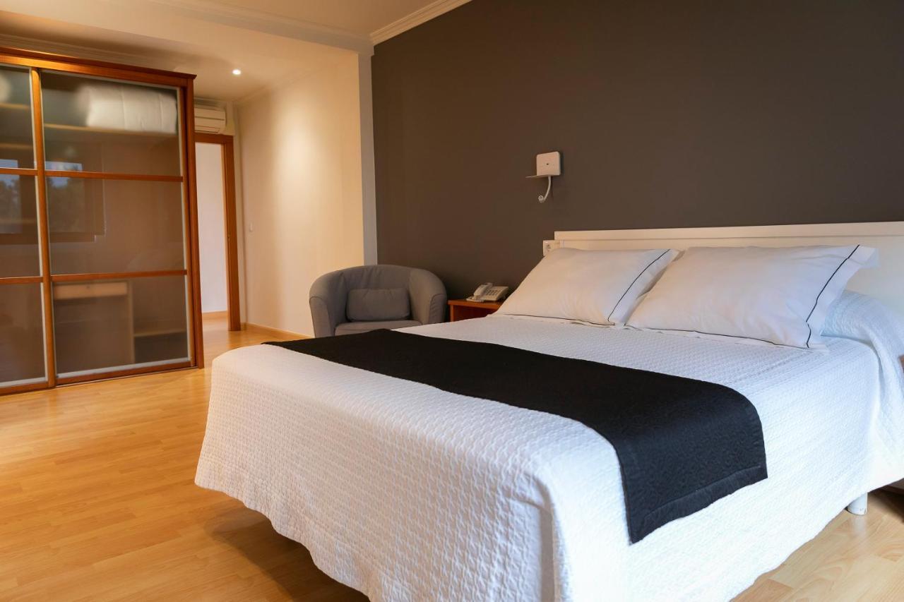 Hotel Lombina Pobra Do Caraminal Dış mekan fotoğraf